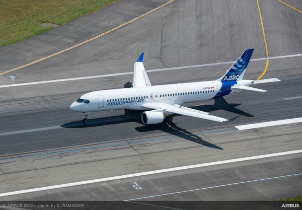 Airbus A220-300 new member of the airbus single aisle family - Landing