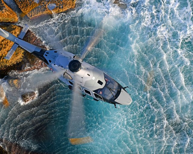 H160M em voo no oceano H160M em voo no oceano