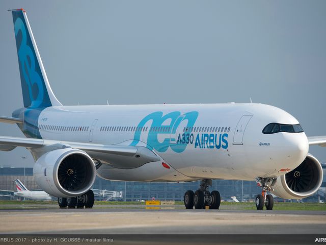 A330-900 Airbus MSN1795 - taxiing A330-900 Airbus MSN1795 - taxiing