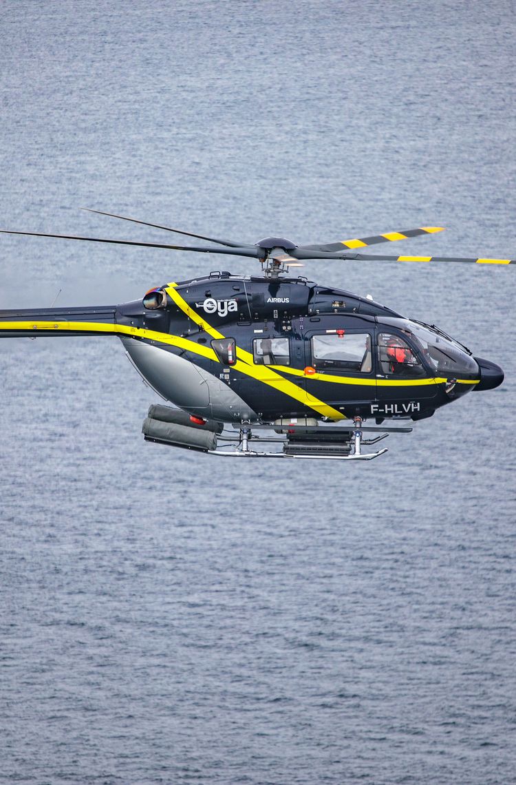 Oya Vendée Hélicoptères’ H145 in flight off the west coast of France Oya Vendée Hélicoptères’ H145 in flight off the west coast of France