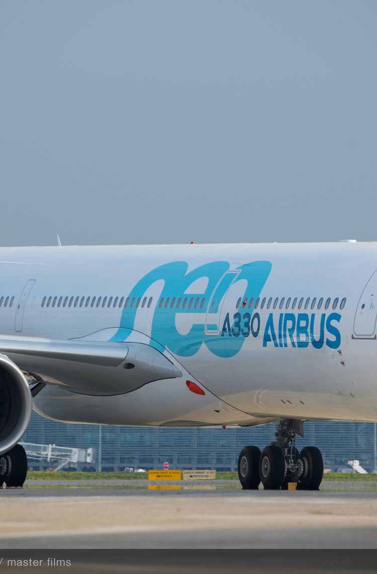 A330-900 Airbus MSN1795 - taxiing A330-900 Airbus MSN1795 - taxiing