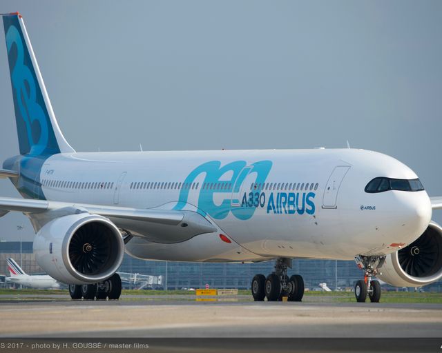 A330-900 Airbus MSN1795 - taxiing A330-900 Airbus MSN1795 - taxiing