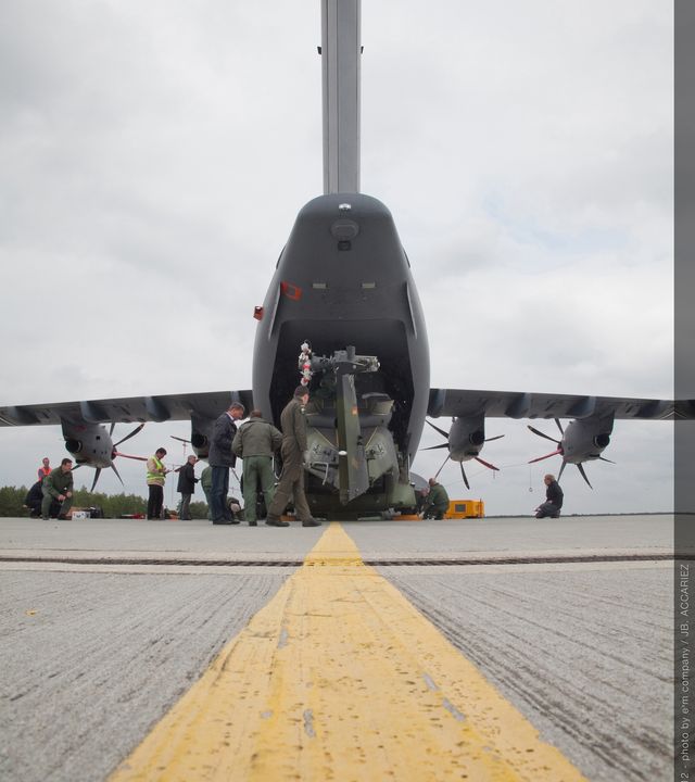 A400M Loading NH90 A400M Loading NH90