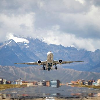 A330 in flight at Toluca & La Paz A330 in flight at Toluca & La Paz