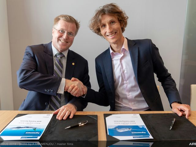 Sky Airline Signature at Paris Airshow 2019 - Day 2 Sky Airline Signature at Paris Airshow 2019 - Day 2