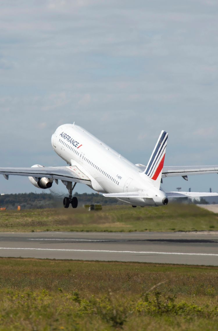A320 Air France taking off A320 Air France taking off