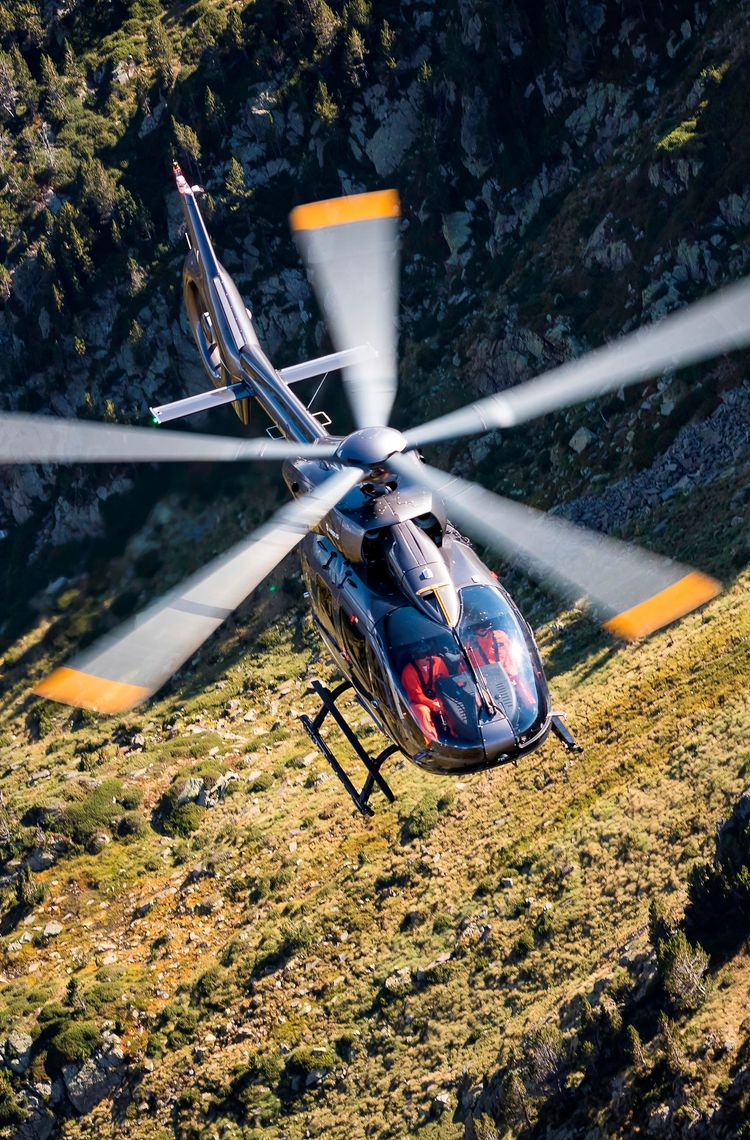 H145 / FLIGHT IN THE PYRÉNÉES (FRANCE) H145 / FLIGHT IN THE PYRÉNÉES (FRANCE)