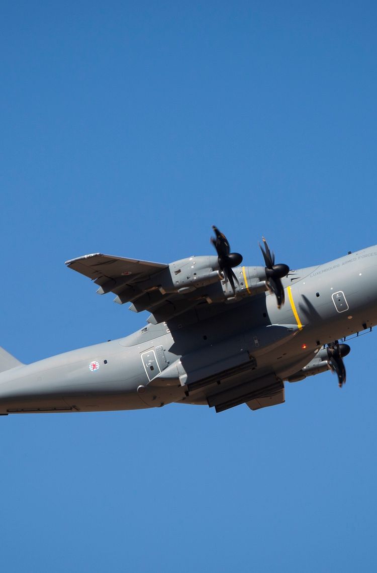 Airbus delivers A400M to Luxembourg’s Armed Forces Airbus delivers A400M to Luxembourg’s Armed Forces