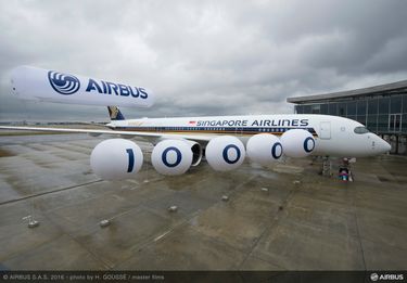 10000th Airbus aircraft delivery A350-900 to Singapore Airlines - balloons 10000th Airbus aircraft delivery A350-900 to Singapore Airlines - balloons
