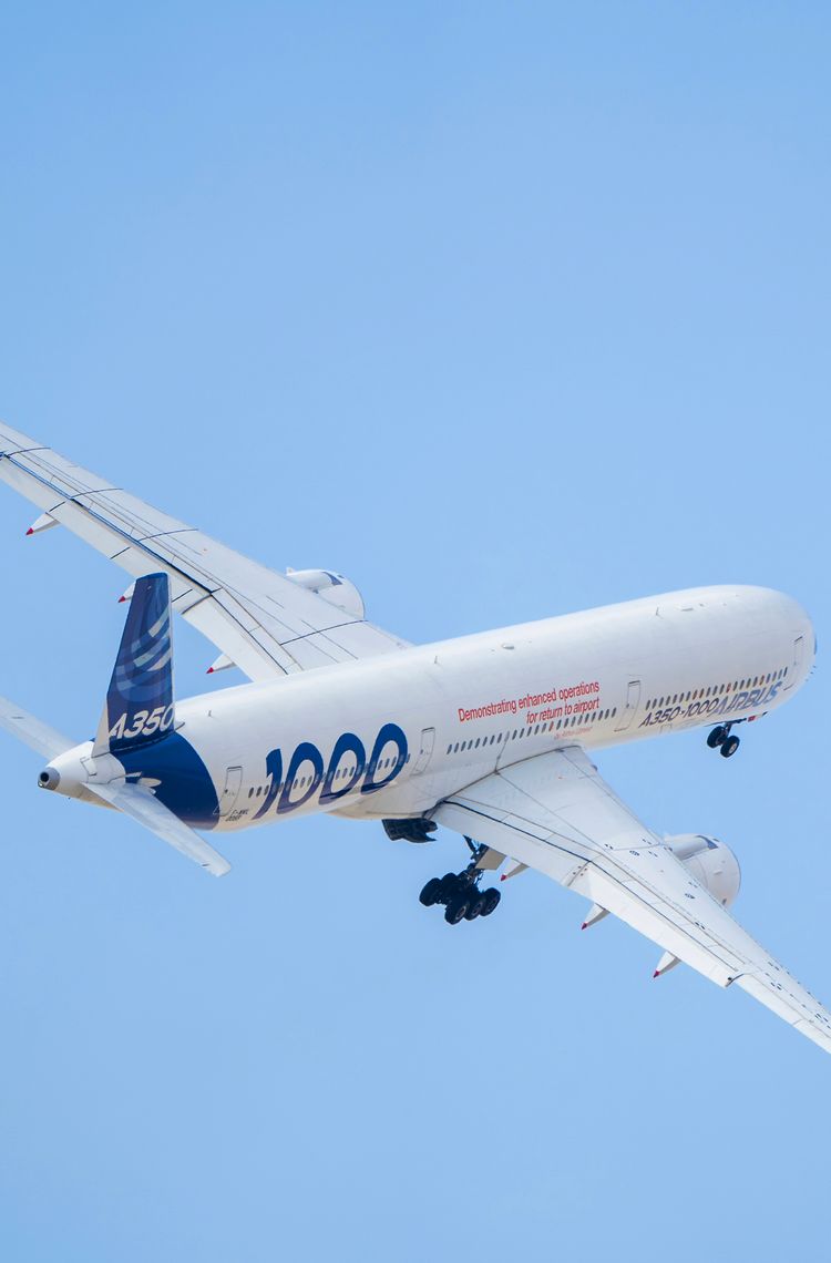 Dubai Airshow 2023 Day 4 - A350-1000 Flying display Dubai Airshow 2023 Day 4 - A350-1000 Flying display