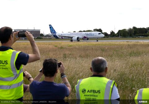 A321XLR First flight - take off ambiance