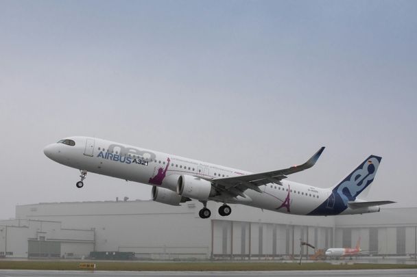 A321LR First Flight Take Off