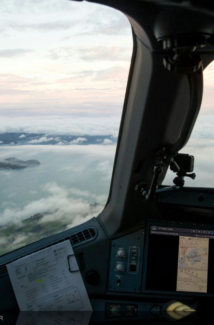 A350-1000 Airbus MSN065 in flight - view through the cockpit A350-1000 Airbus MSN065 in flight - view through the cockpit